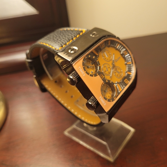 New Men’s Orange Oulm Triple Time Zone Sport Fashion Watch - Picture 3 of 3
